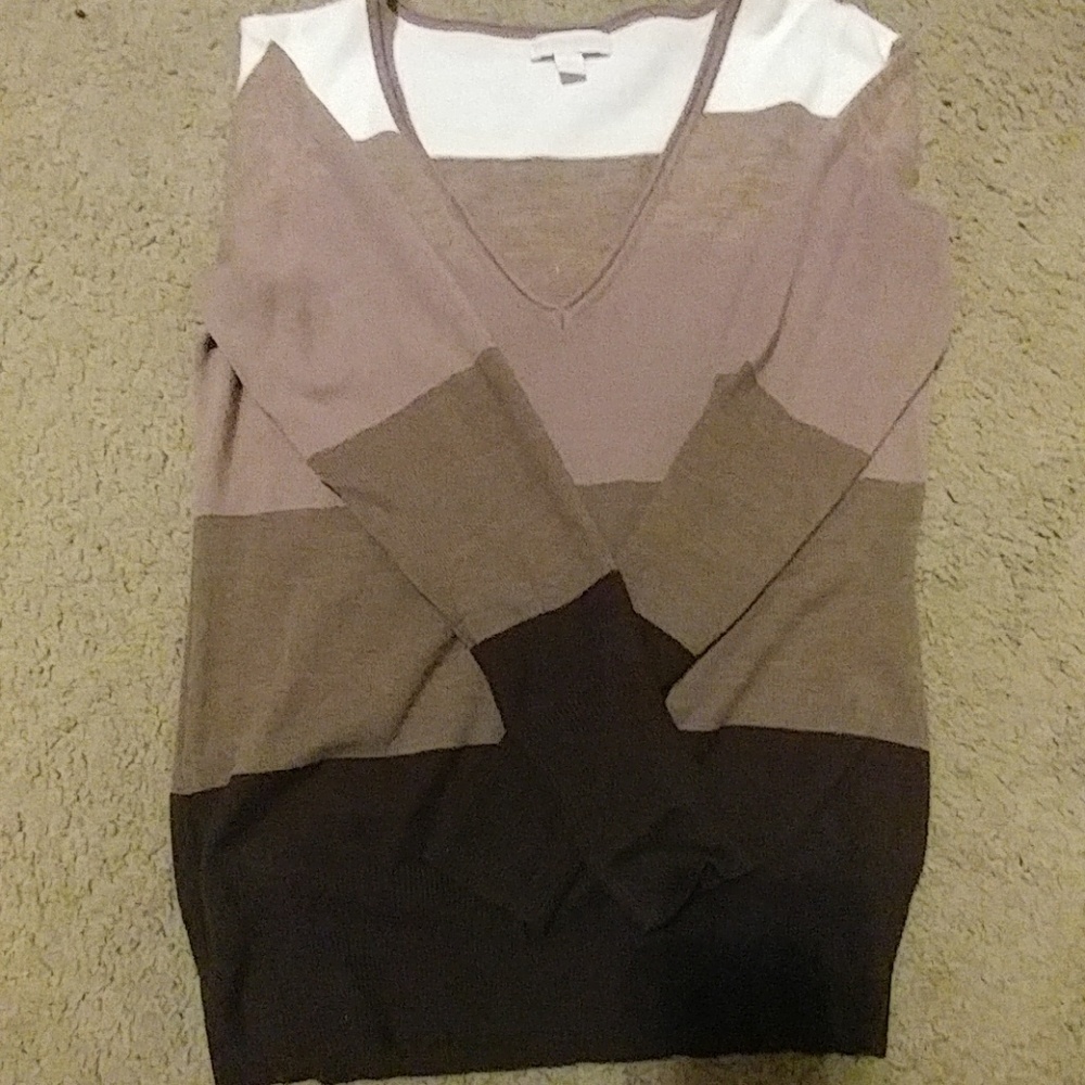 V neck sweater